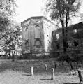 Ruiny zamku - po lewej stronie chr kaplicy zamkowej - zdjcie z 1989 roku
